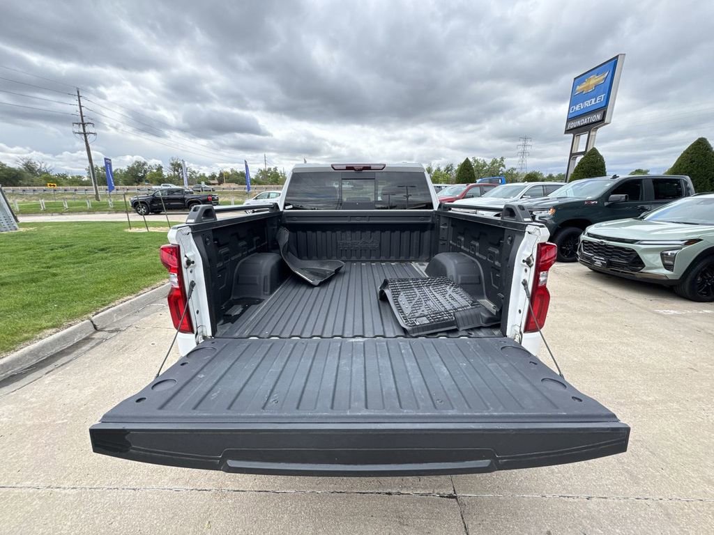 Certified 2024 Chevrolet Silverado 1500 High Country AWD/4WD image 29