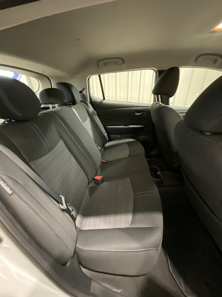 Used 2025 Nissan Leaf S image 11