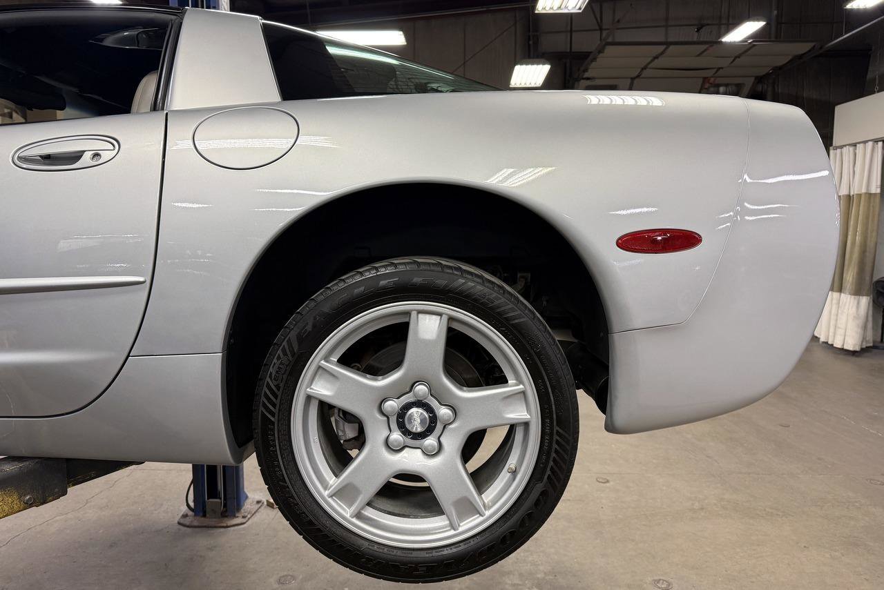 Used 1997 Chevrolet Corvette Coupe w/ Memory Pkg RWD image 90