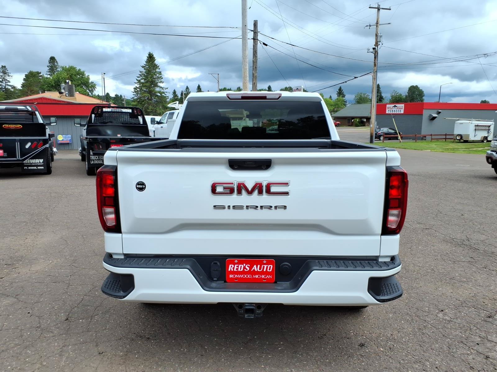 Used 2024 GMC Sierra 1500 Pro w/ Graphite Edition AWD/4WD image 5