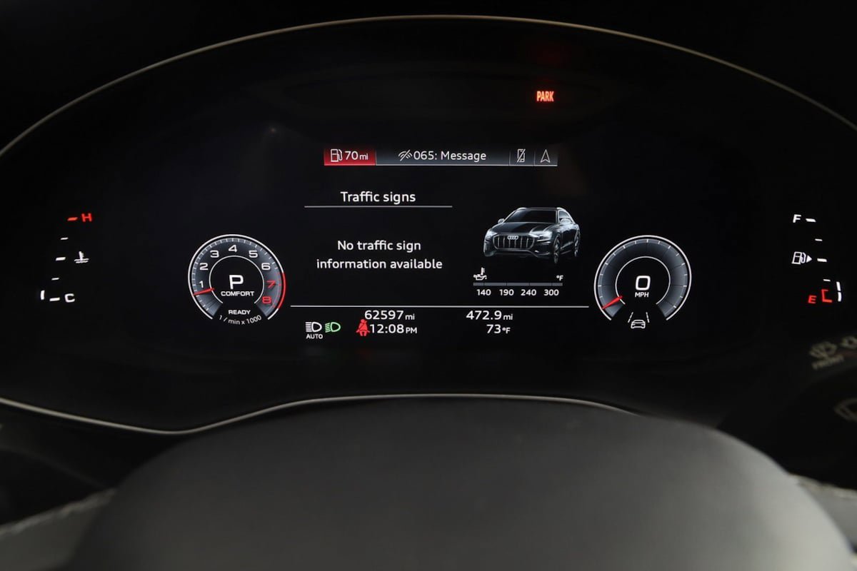 Used 2021 Audi Q8 Prestige w/ Prestige Package image 19
