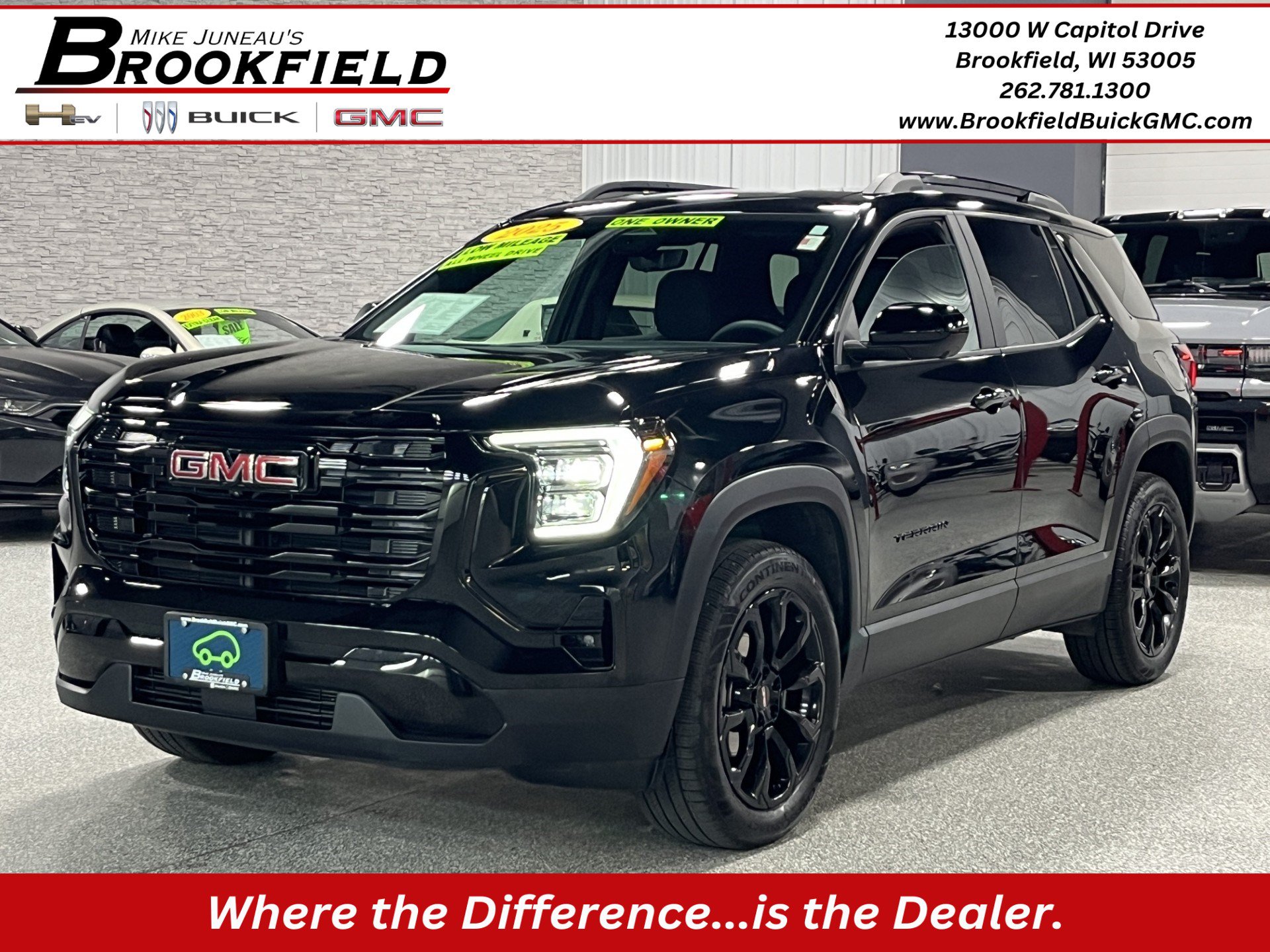 Certified 2025 GMC Terrain Elevation w/ Elevation Premium Package AWD/4WD image 1