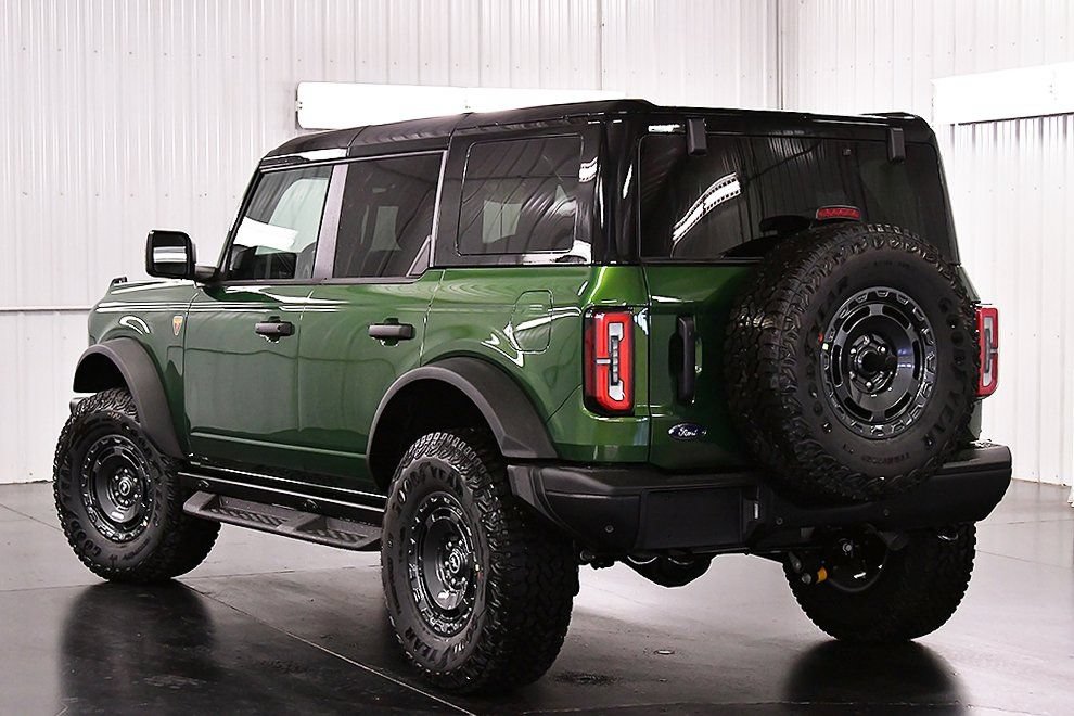 New 2025 Ford Bronco Badlands w/ Sasquatch Package AWD/4WD image 5