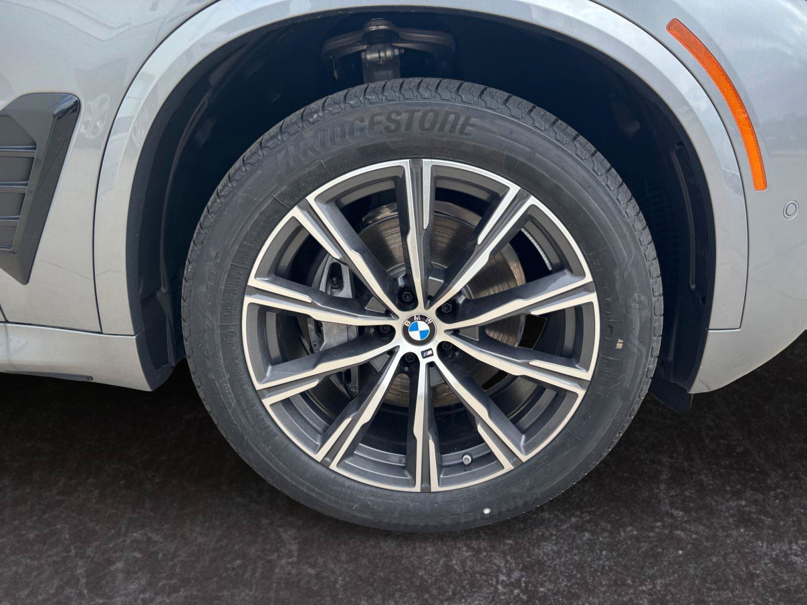 Used 2026 BMW X5 xDrive40i w/ M Sport Package AWD/4WD image 28