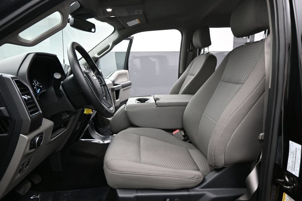 Used 2019 Ford F150 XLT w/ Equipment Group 302A Luxury AWD/4WD image 9
