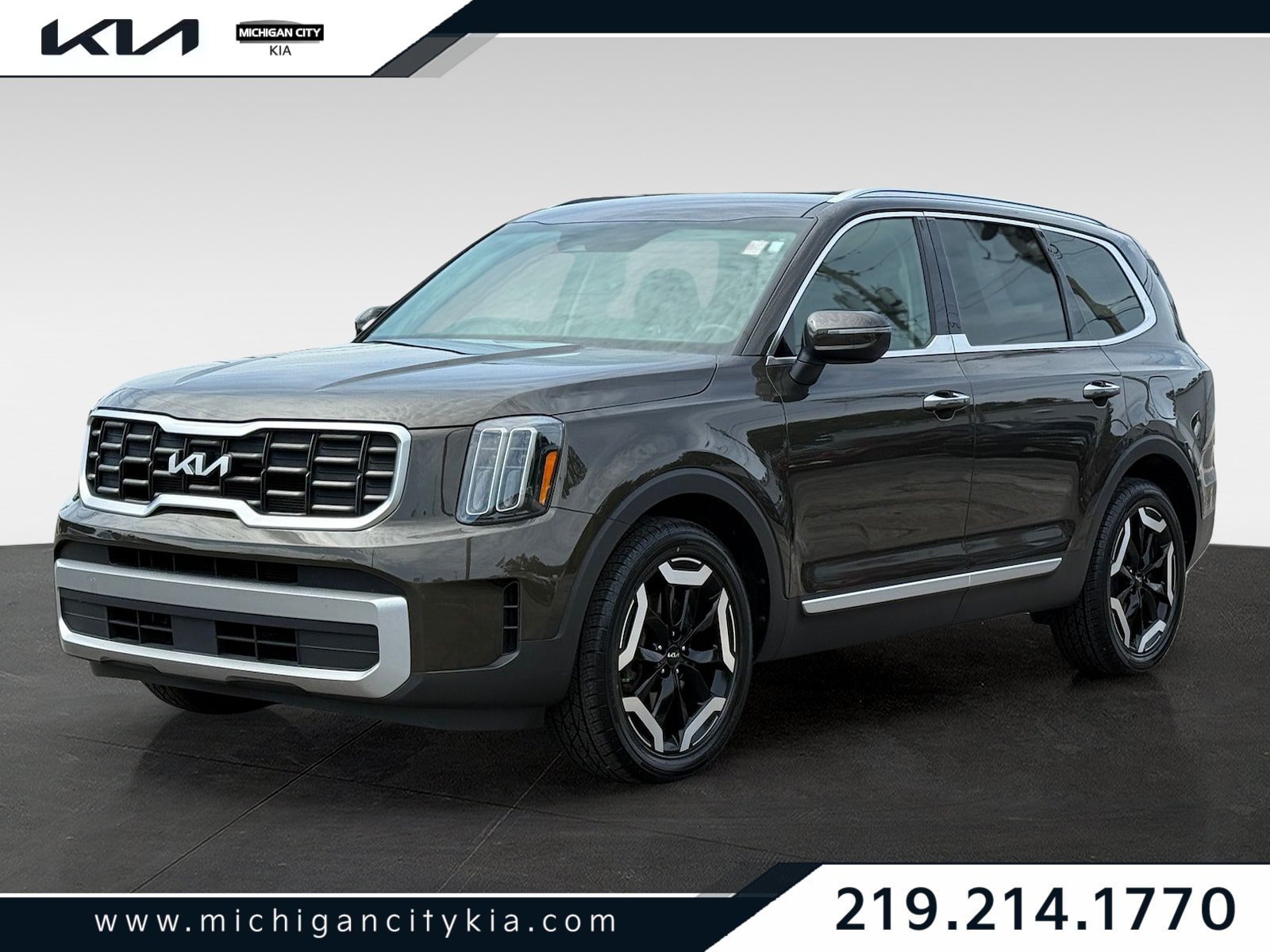 Used 2023 Kia Telluride S AWD/4WD image 1