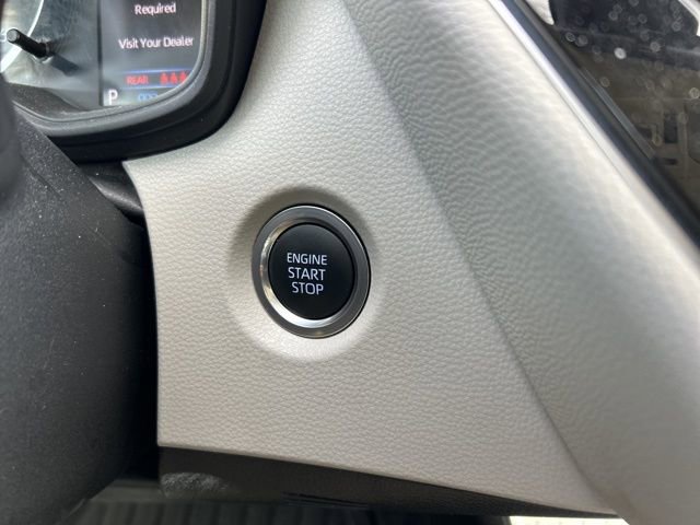 Used 2020 Toyota Corolla LE image 14