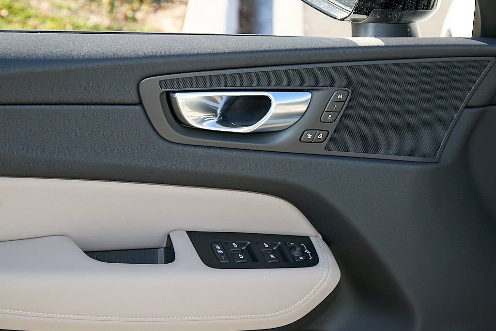 New 2026 Volvo XC60 B5 Plus w/ Protection Package Premier image 10