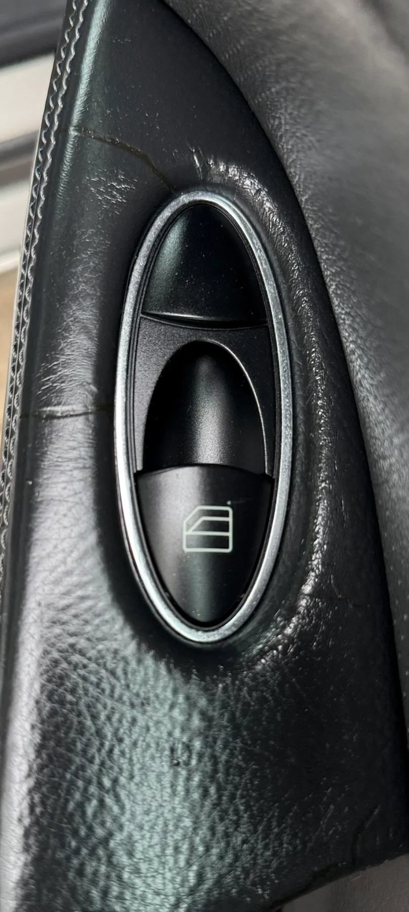 Used 2004 Mercedes-Benz E 320 Sedan image 28