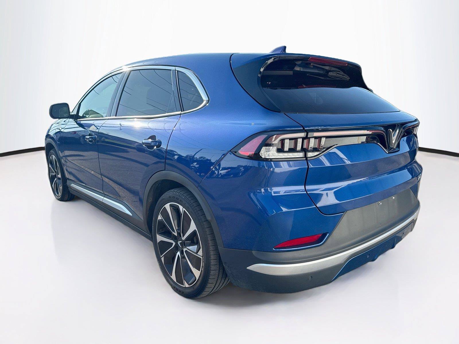 Used 2024 VinFast VF 8 Plus AWD/4WD image 3