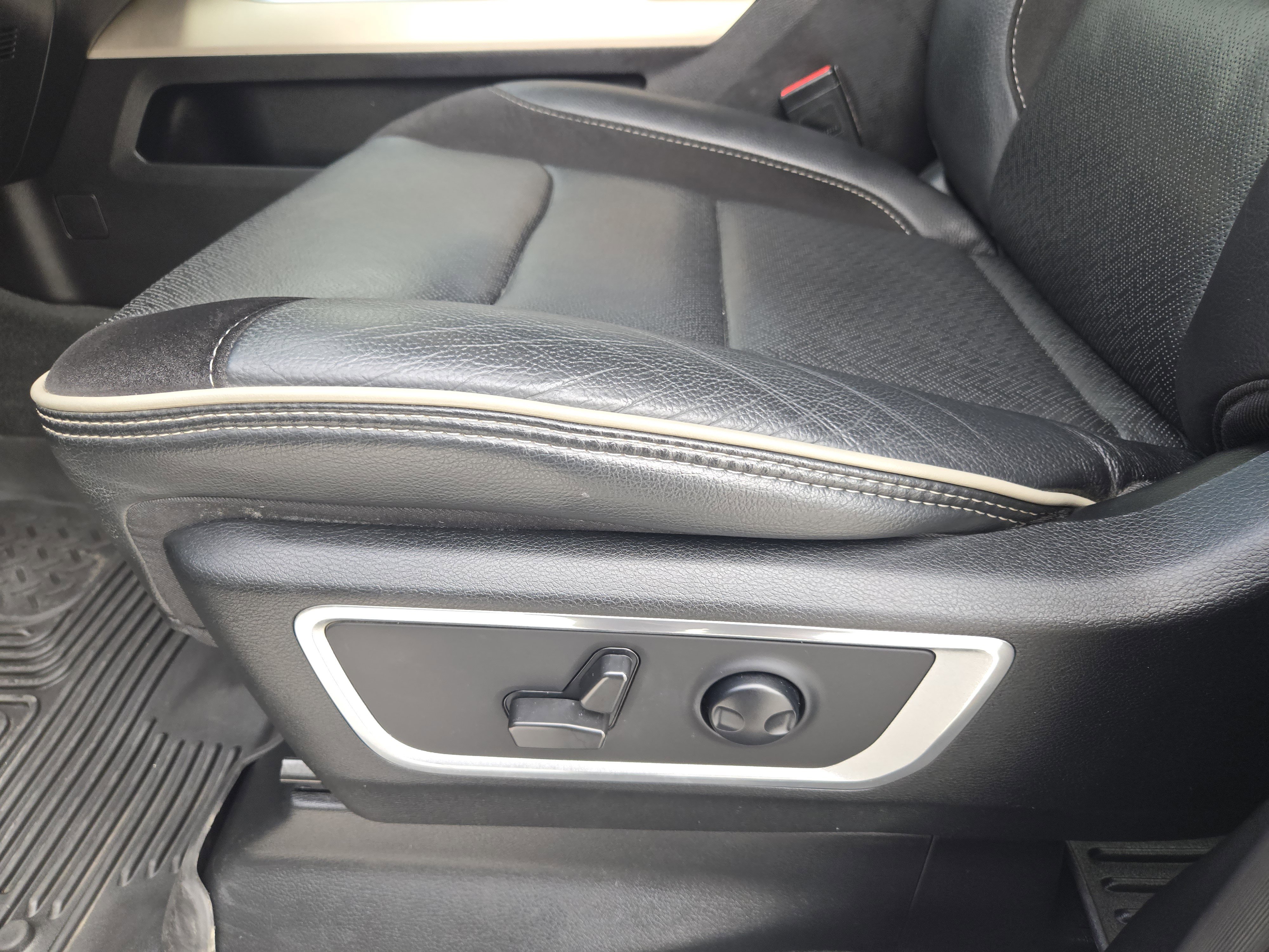 Used 2022 RAM 1500 Laramie image 27