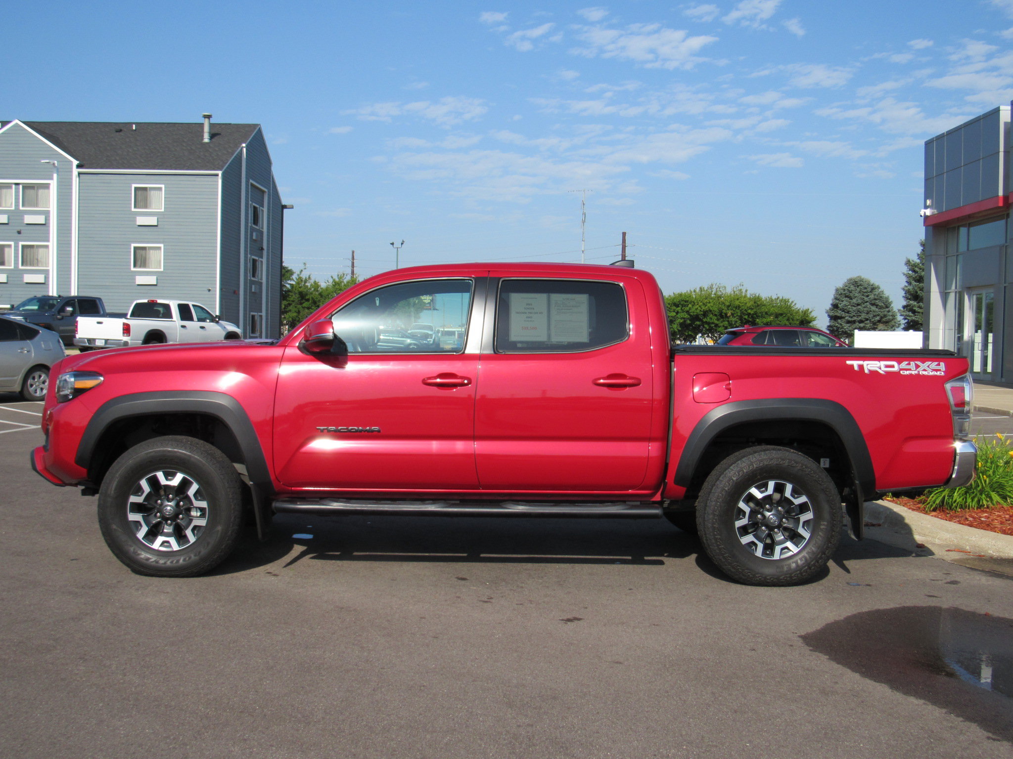 Used 2021 Toyota Tacoma TRD Off-Road w/ Blackout Package (TMS) AWD/4WD image 9