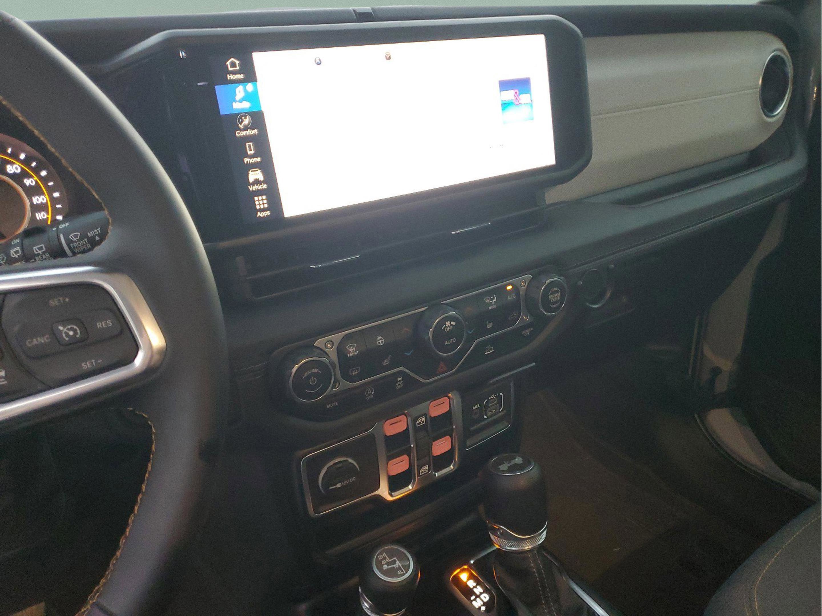 Certified 2024 Jeep Wrangler Sahara image 25