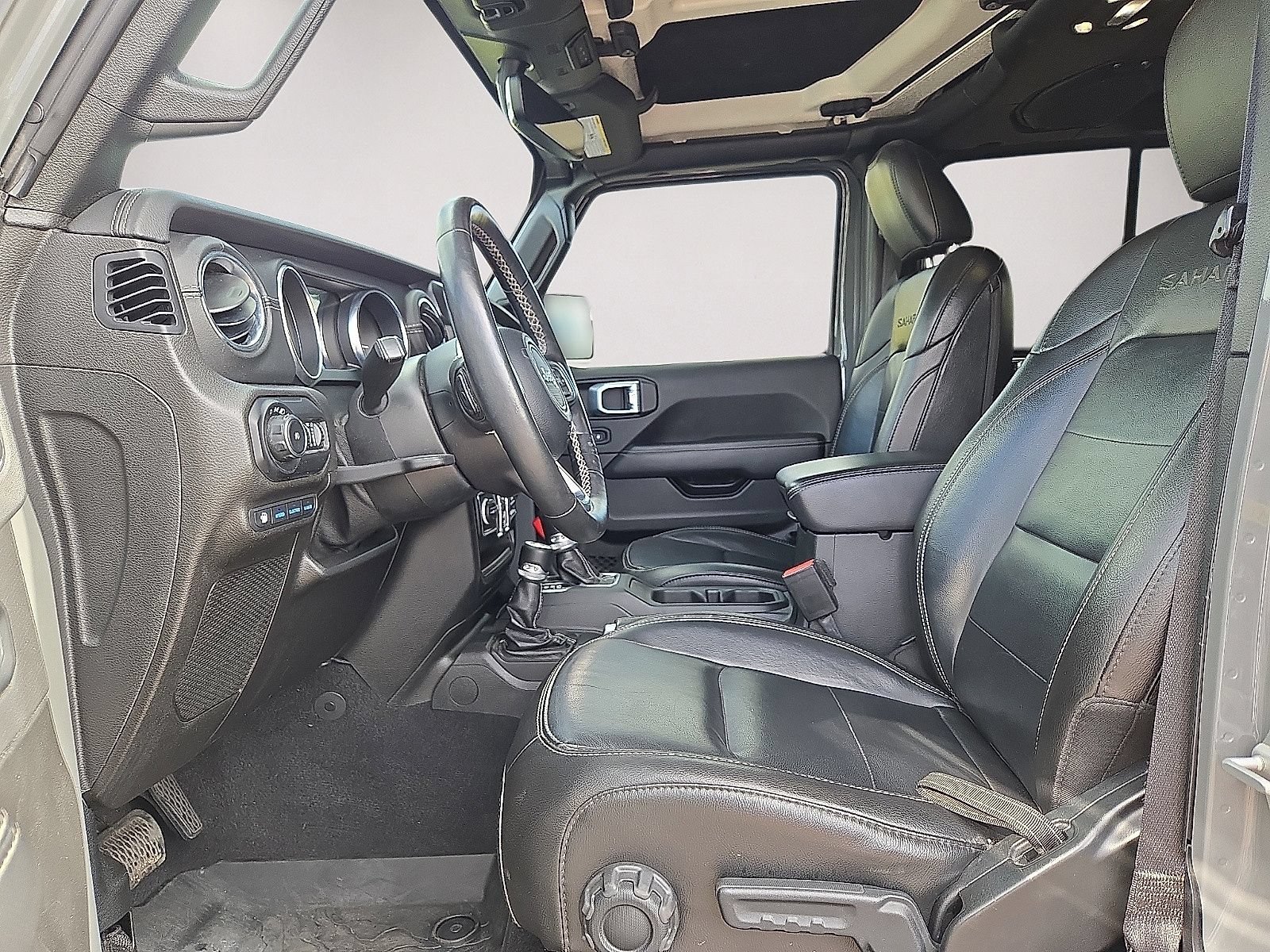Used 2021 Jeep Wrangler Unlimited Sahara w/ Cold Weather Group AWD/4WD image 22