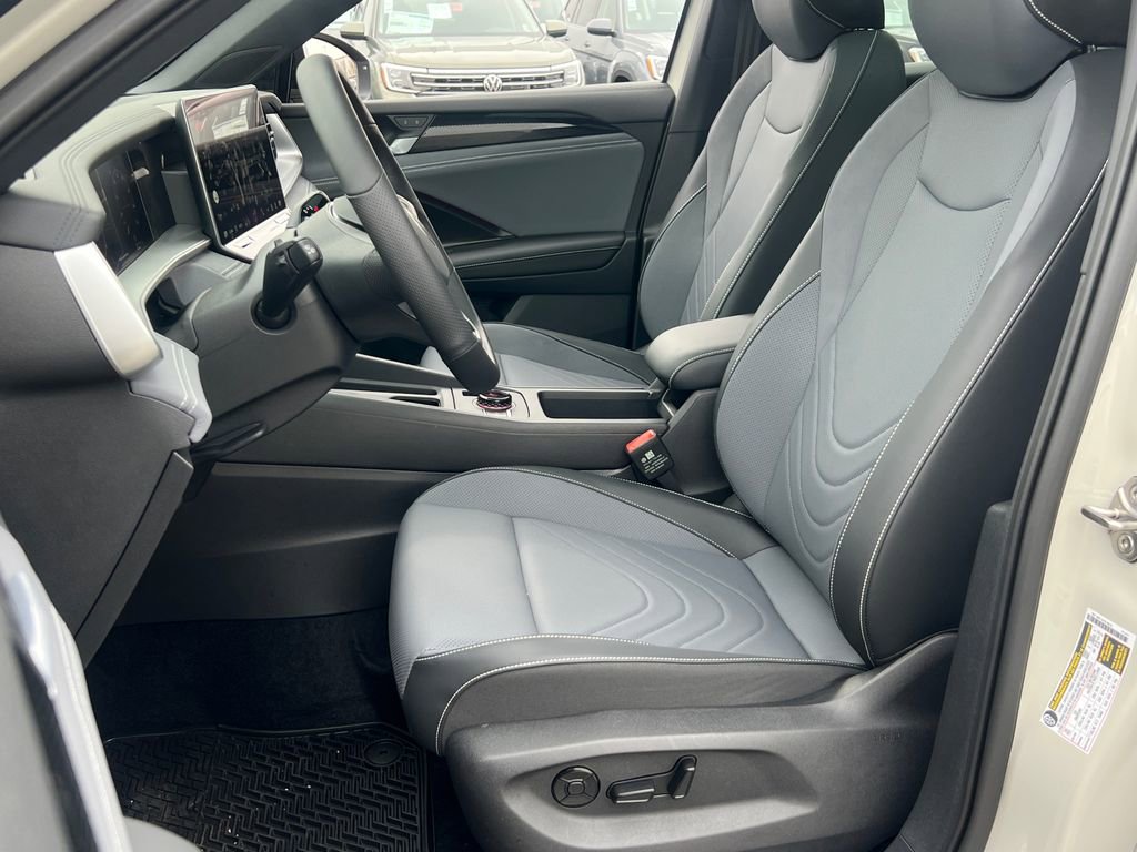 New 2026 Volkswagen Tiguan SE R-Line image 30