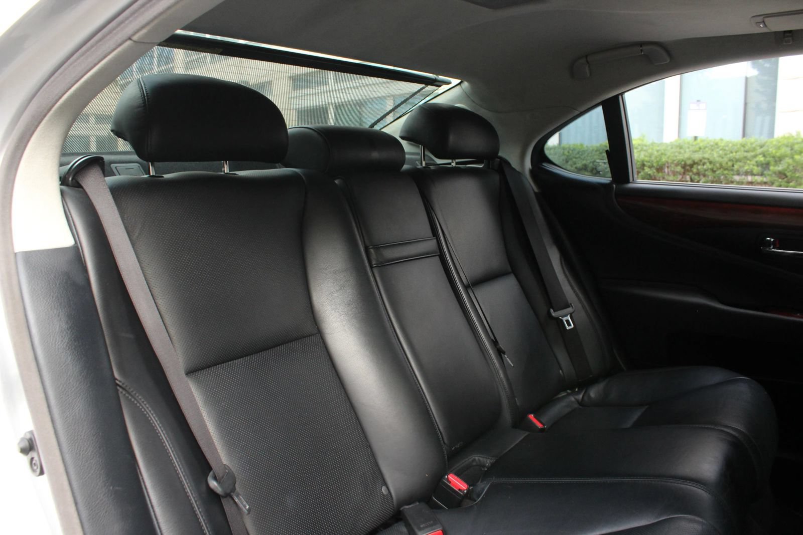 Used 2011 Lexus LS 460 L w/ Luxury Pkg RWD image 23