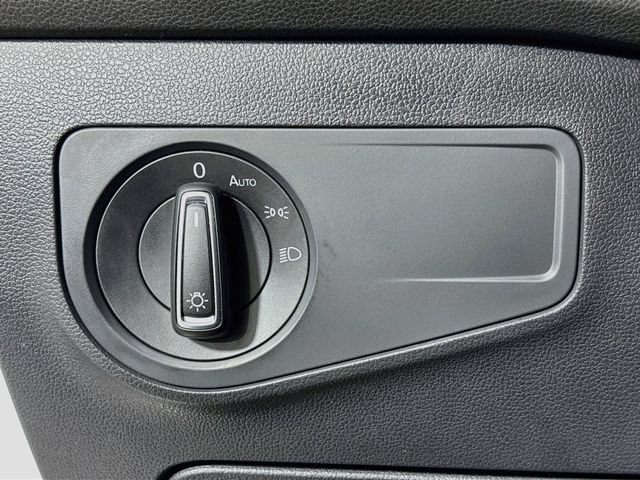 Certified 2023 Volkswagen Tiguan SE R-Line AWD/4WD image 11