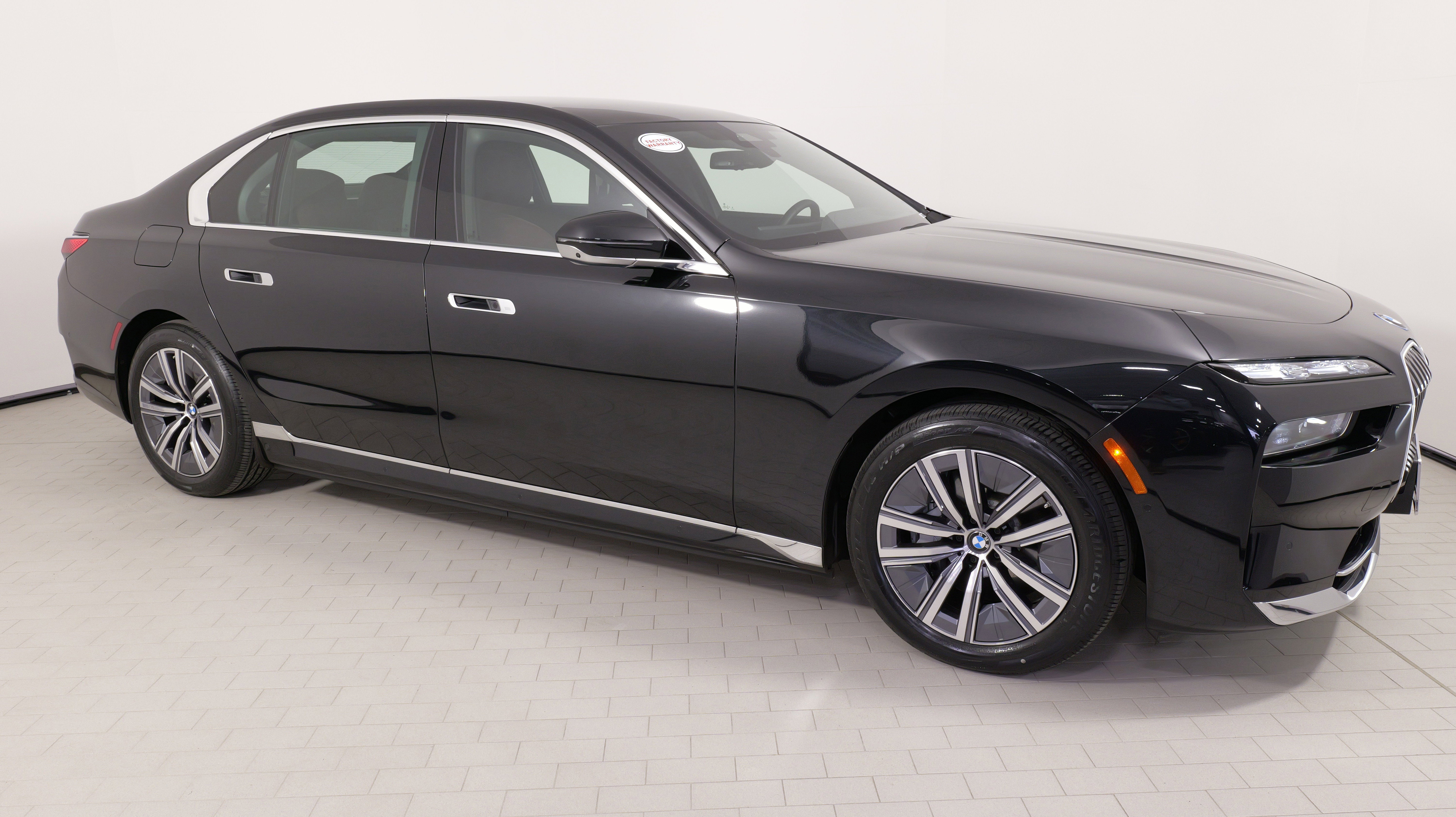 Used 2024 BMW i7 xDrive60 w/ Executive Package AWD/4WD image 7