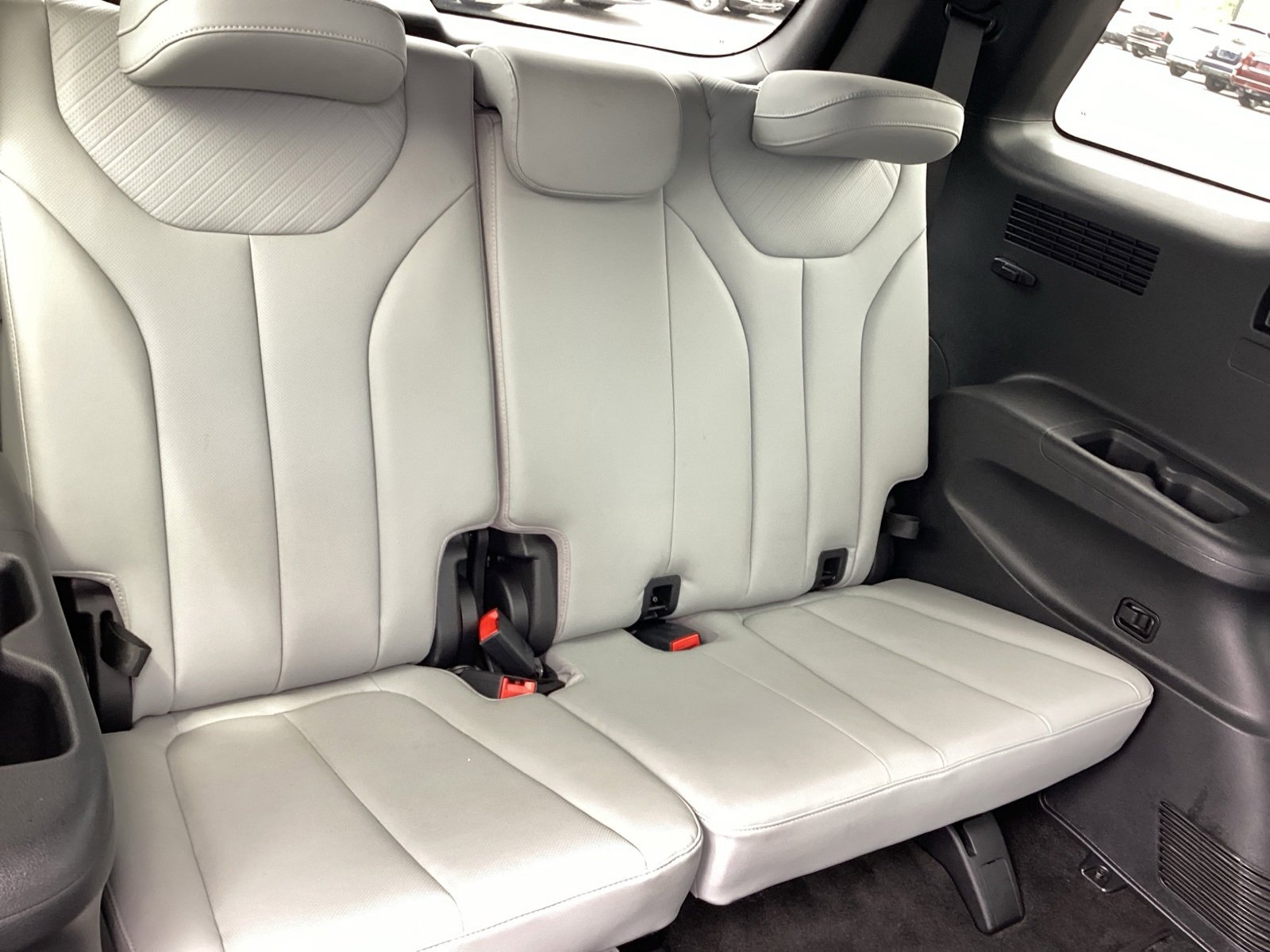 Used 2024 Hyundai Palisade SEL image 25