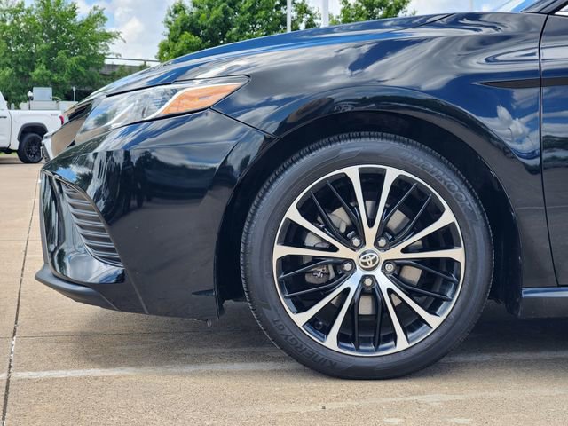 Used 2020 Toyota Camry SE image 5