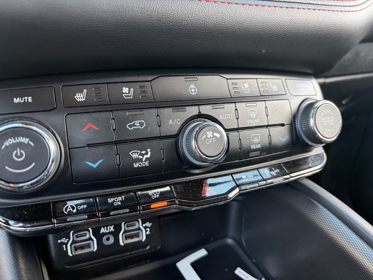 Used 2024 Dodge Durango GT RWD image 27