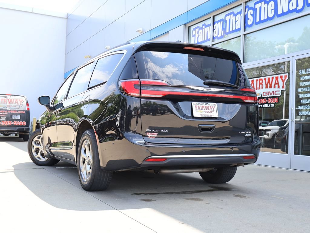 Used 2023 Chrysler Pacifica Limited w/ Uconnect Theater Family Group AWD/4WD image 37
