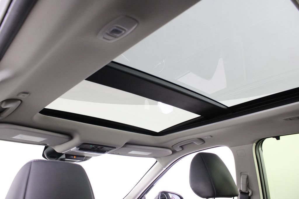 Certified 2023 Nissan Rogue Platinum FWD image 24
