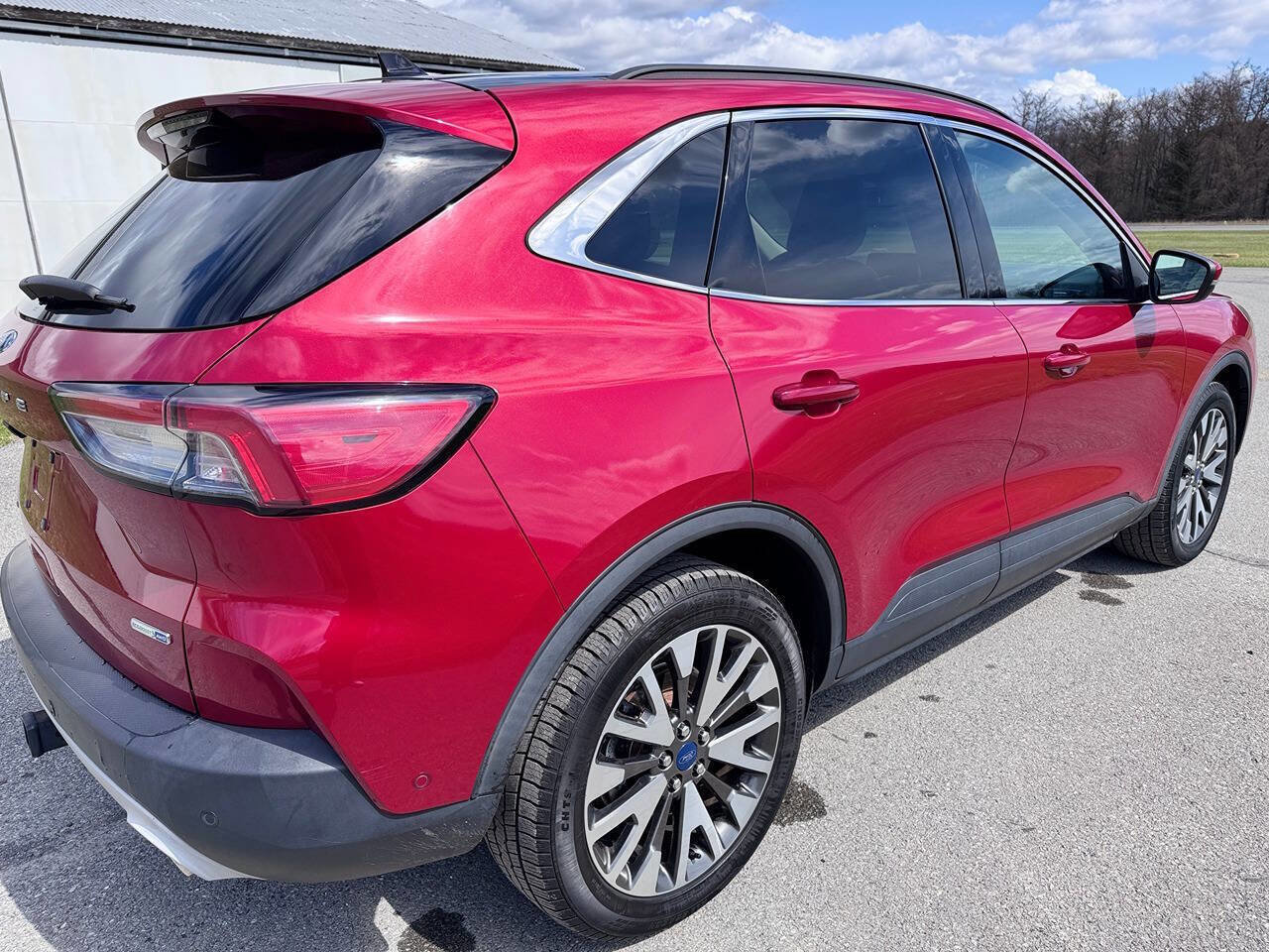 Used 2020 Ford Escape Titanium image 13