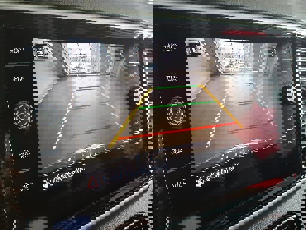 Used 2022 Volkswagen Atlas SE w/ Panoramic Sunroof Package image 11