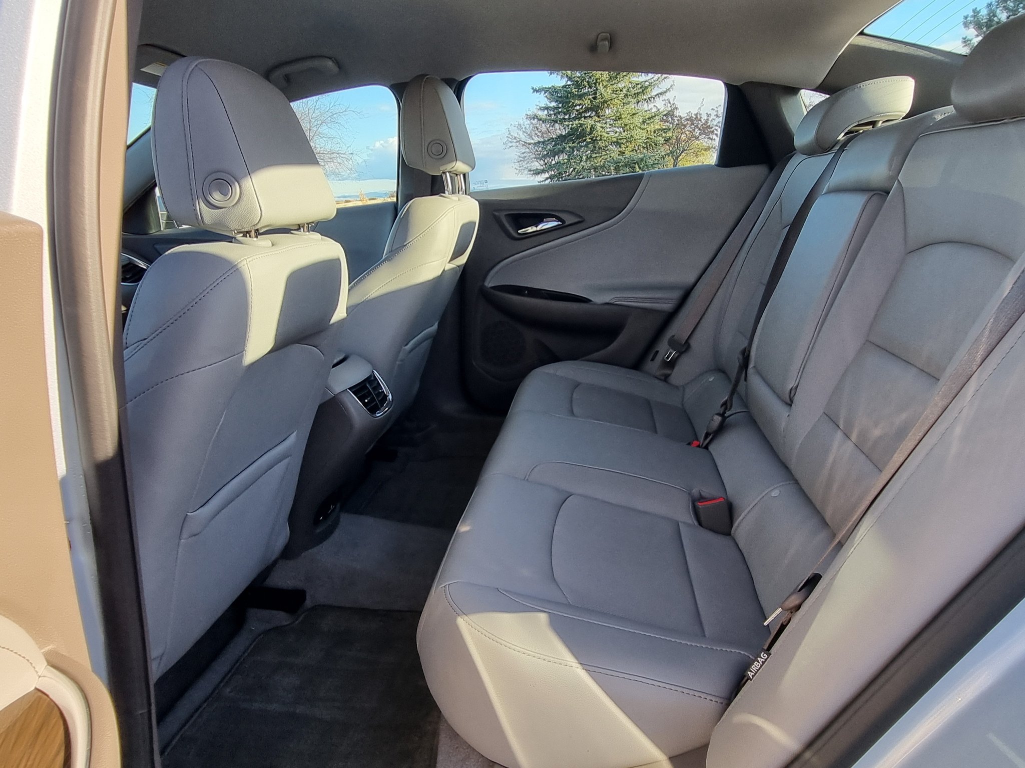 Used 2017 Chevrolet Malibu Premier w/ Driver Confidence Package FWD image 14