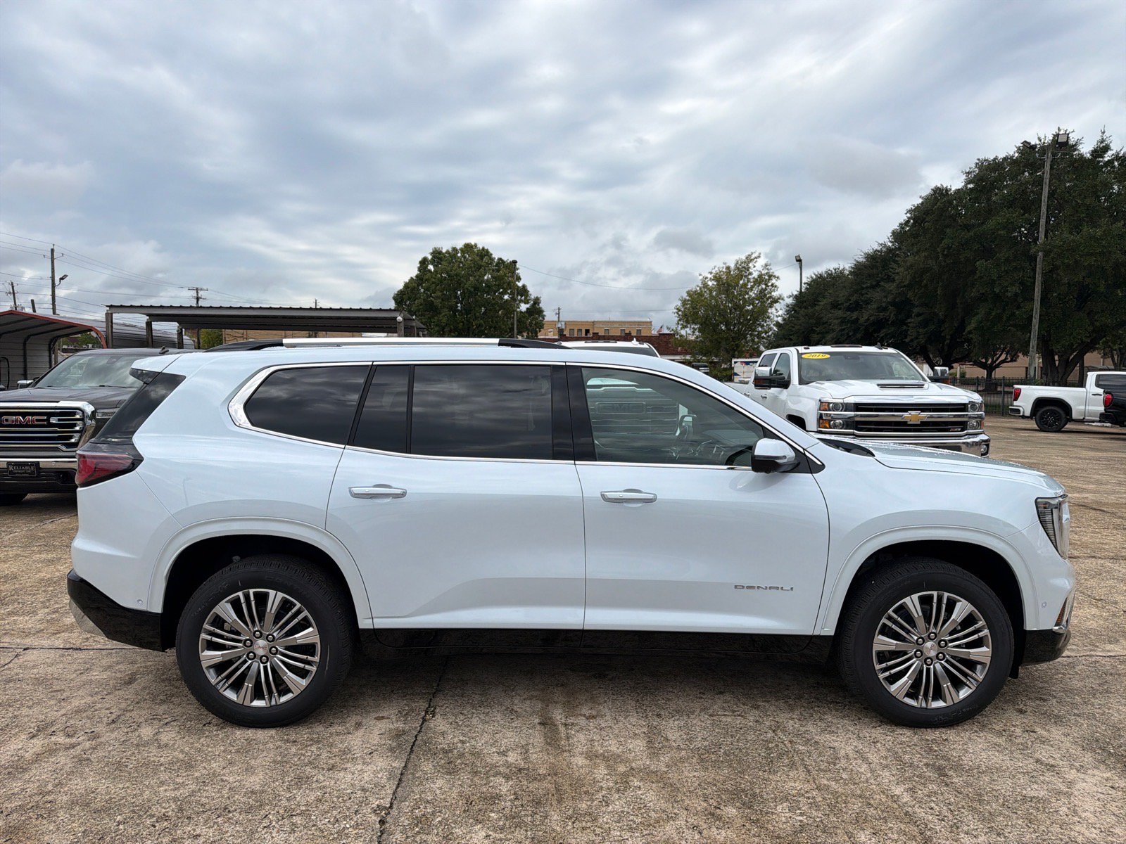 New 2027 GMC Acadia Denali FWD image 6
