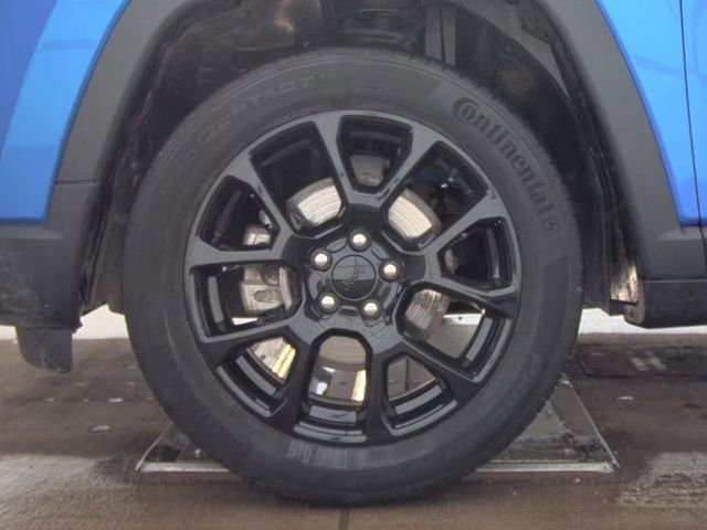 Used 2022 Jeep Compass Altitude AWD/4WD image 3