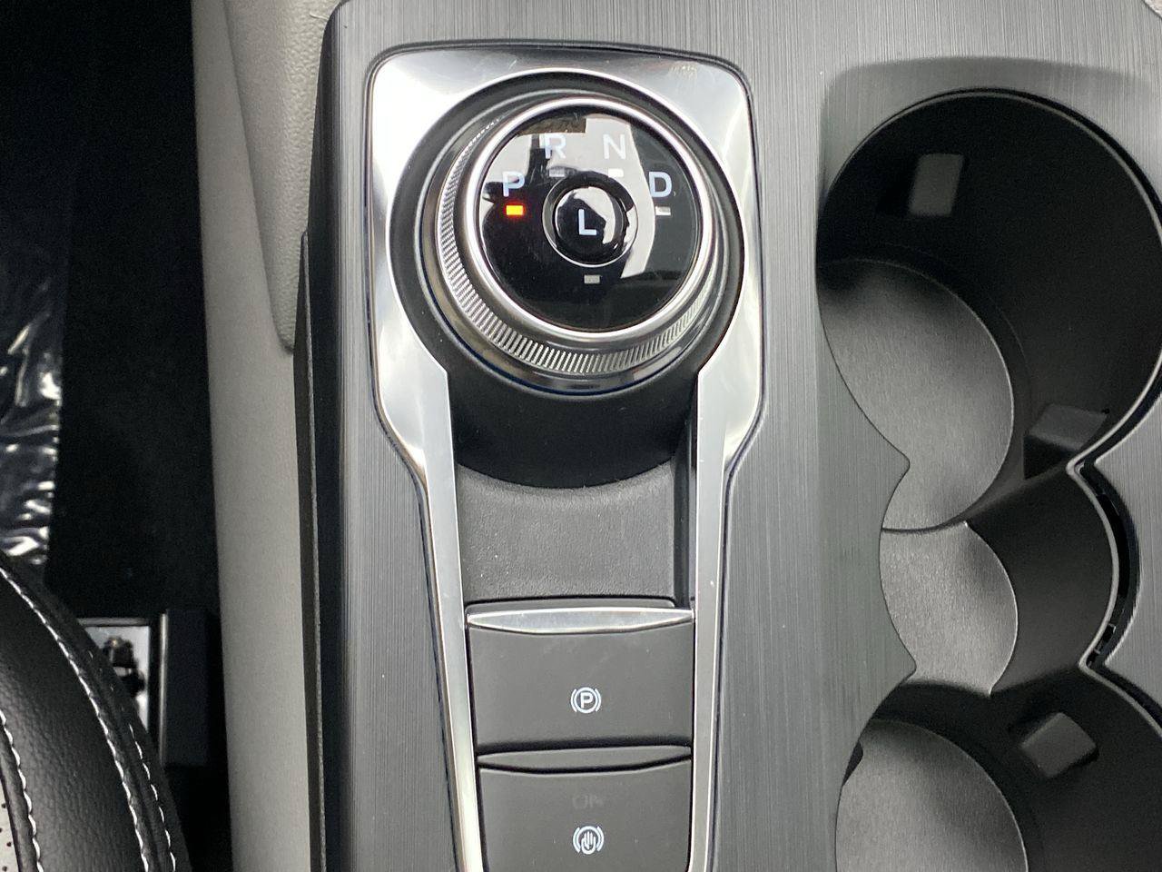 New 2024 Ford Escape SE w/ PHEV Premium Package FWD image 24