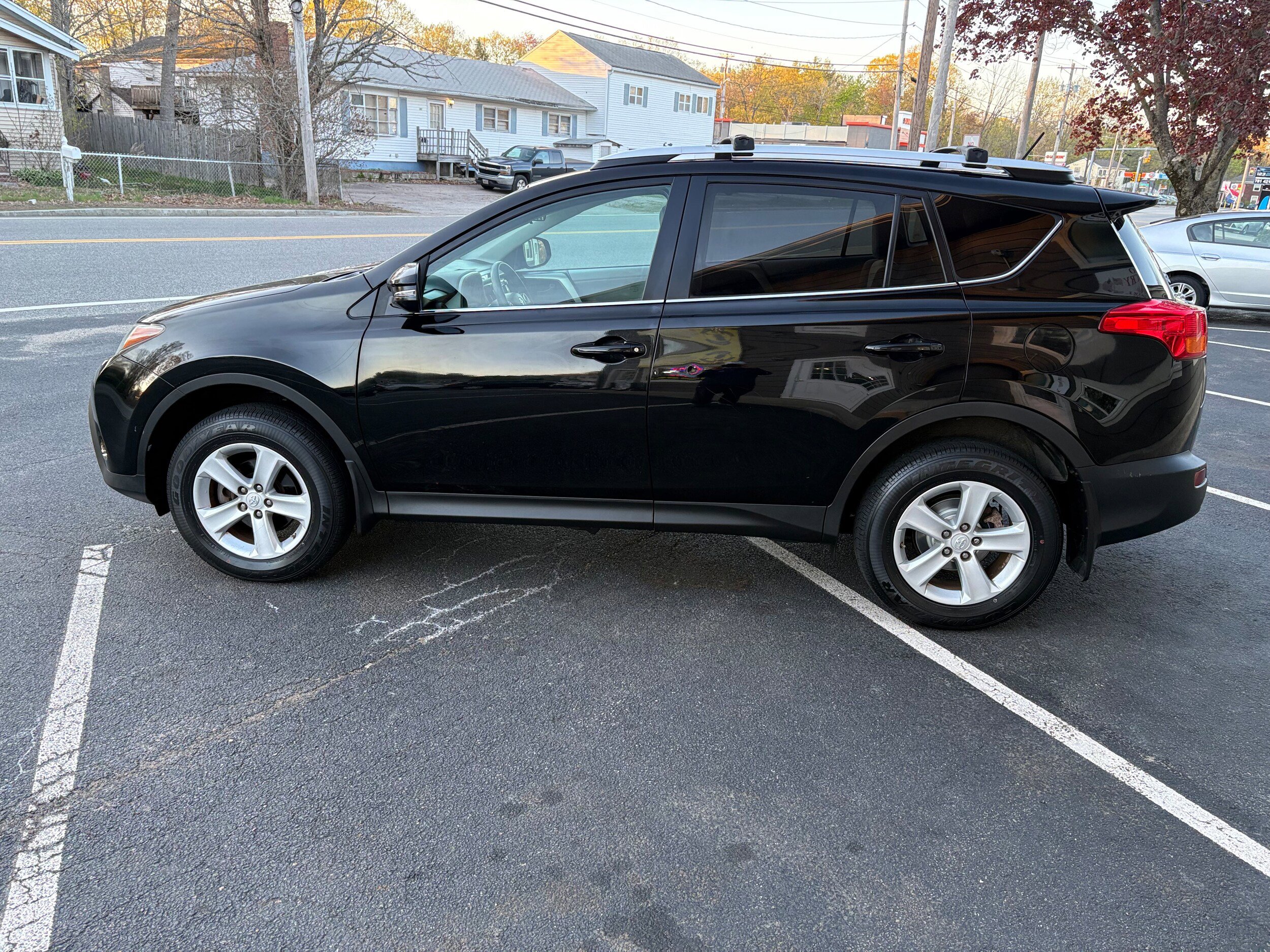 Used 2013 Toyota RAV4 XLE AWD/4WD image 11