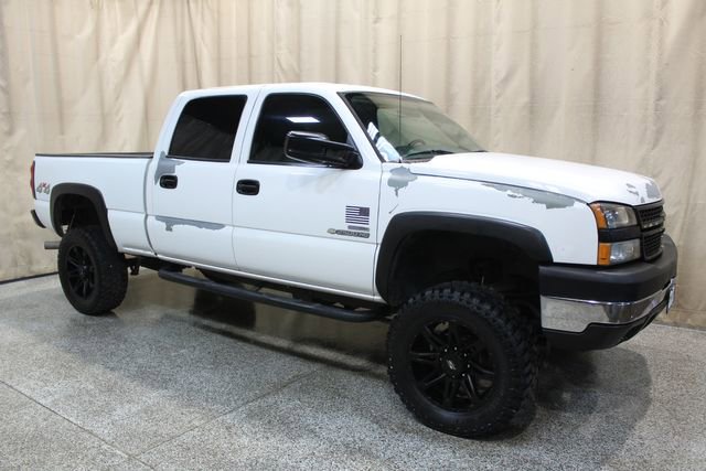 Used 2006 Chevrolet Silverado 2500 W/T w/ Heavy-Duty Power Package image 1