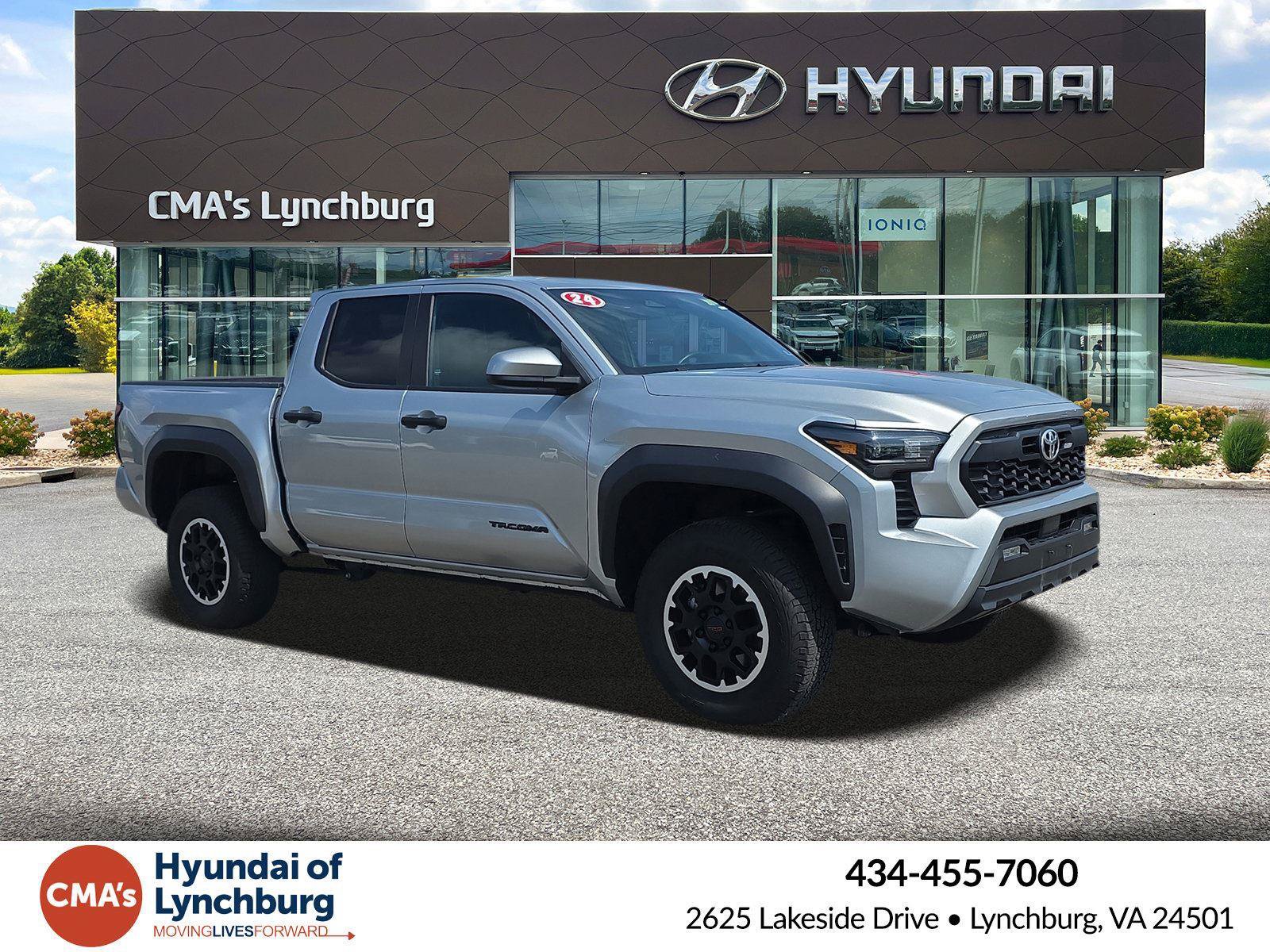 Used 2024 Toyota Tacoma TRD Off-Road AWD/4WD image 3