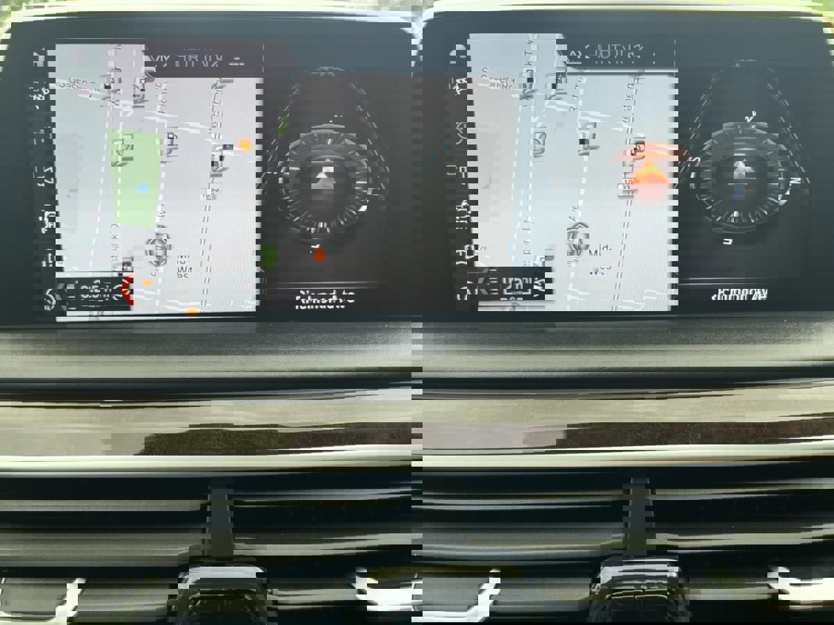 Used 2016 BMW 750i RWD image 20