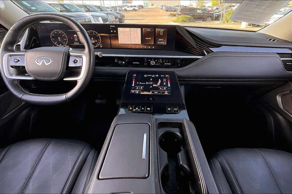 Used 2025 INFINITI QX80 Sensory image 15