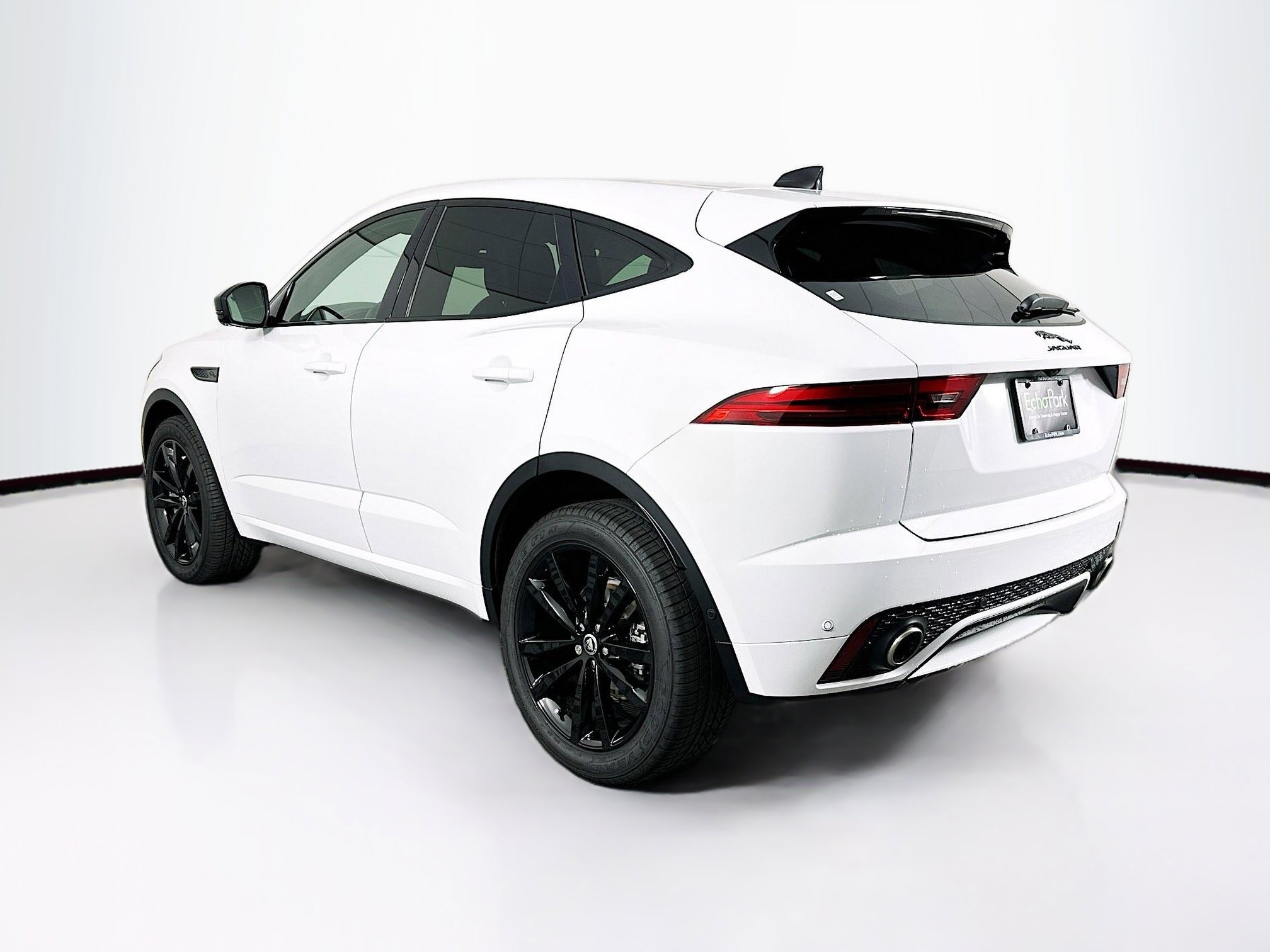 Used 2024 Jaguar E-PACE R-Dynamic SE image 5