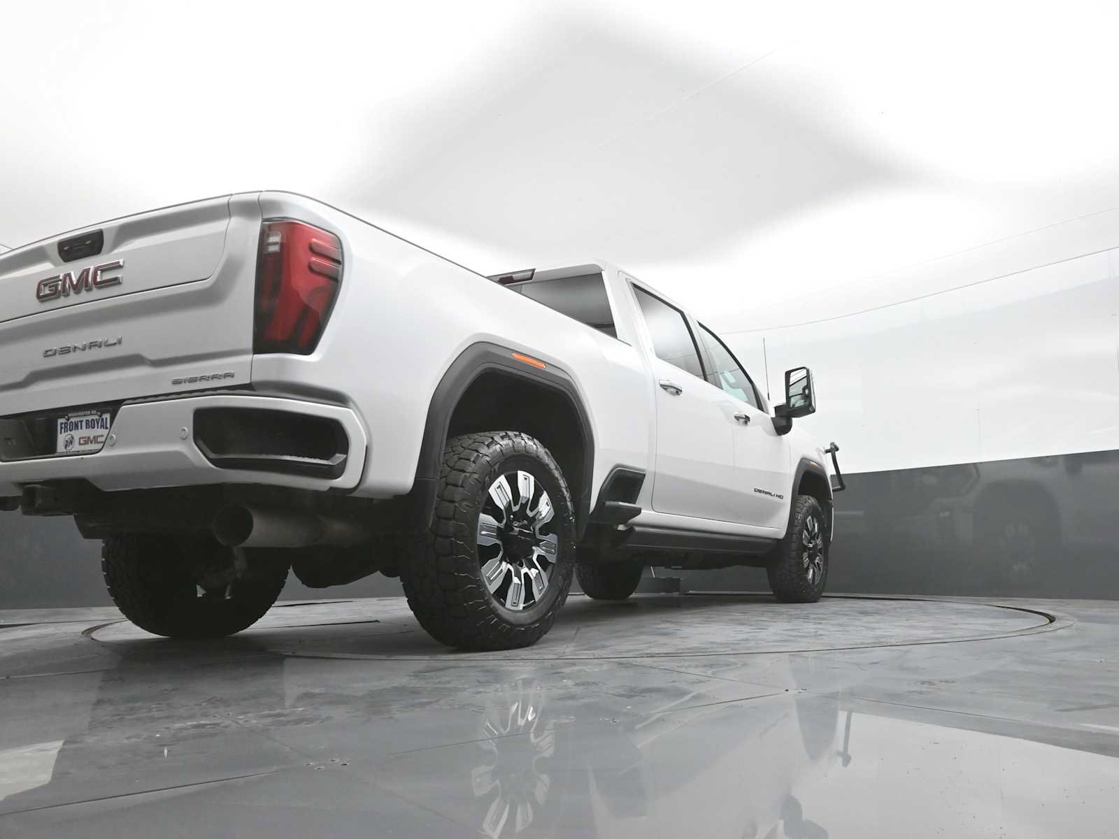 Used 2024 GMC Sierra 3500 Denali w/ Denali Reserve Package AWD/4WD image 42