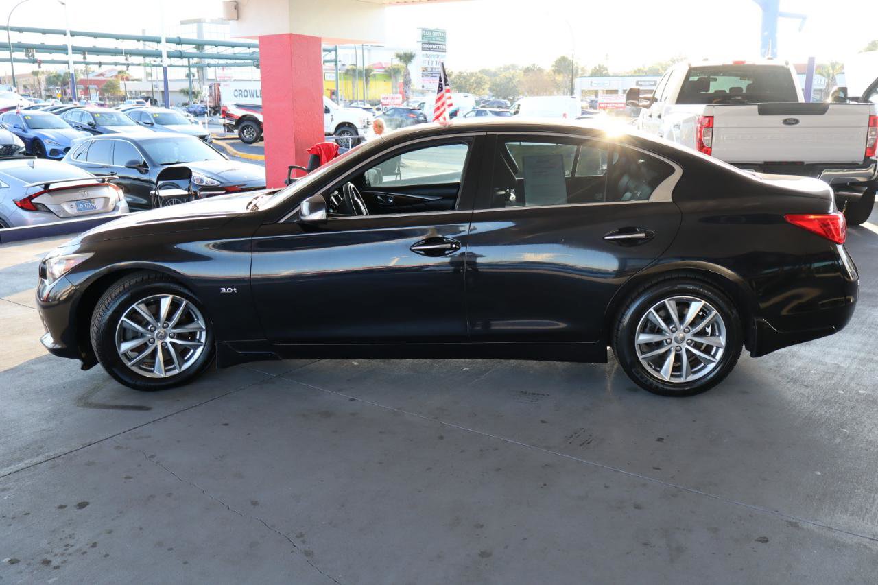 Used 2016 INFINITI Q50 3.0t Premium w/ Driver Assistance Package image 8