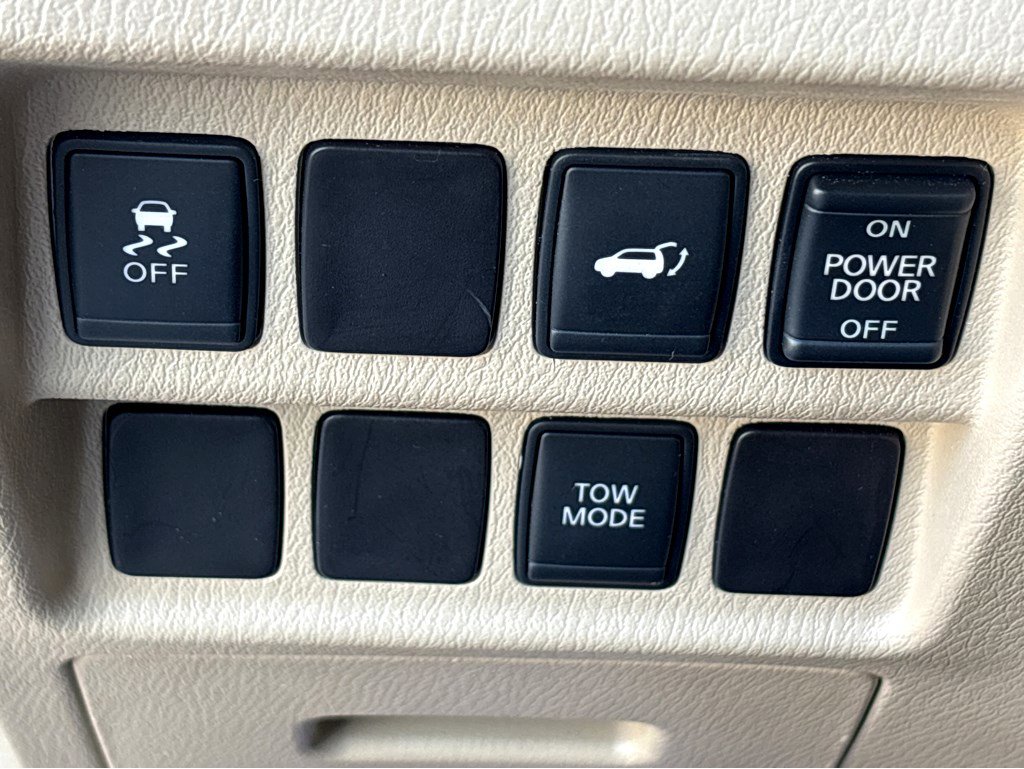 Used 2014 Nissan Pathfinder SL w/ SL Tech Package FWD image 13