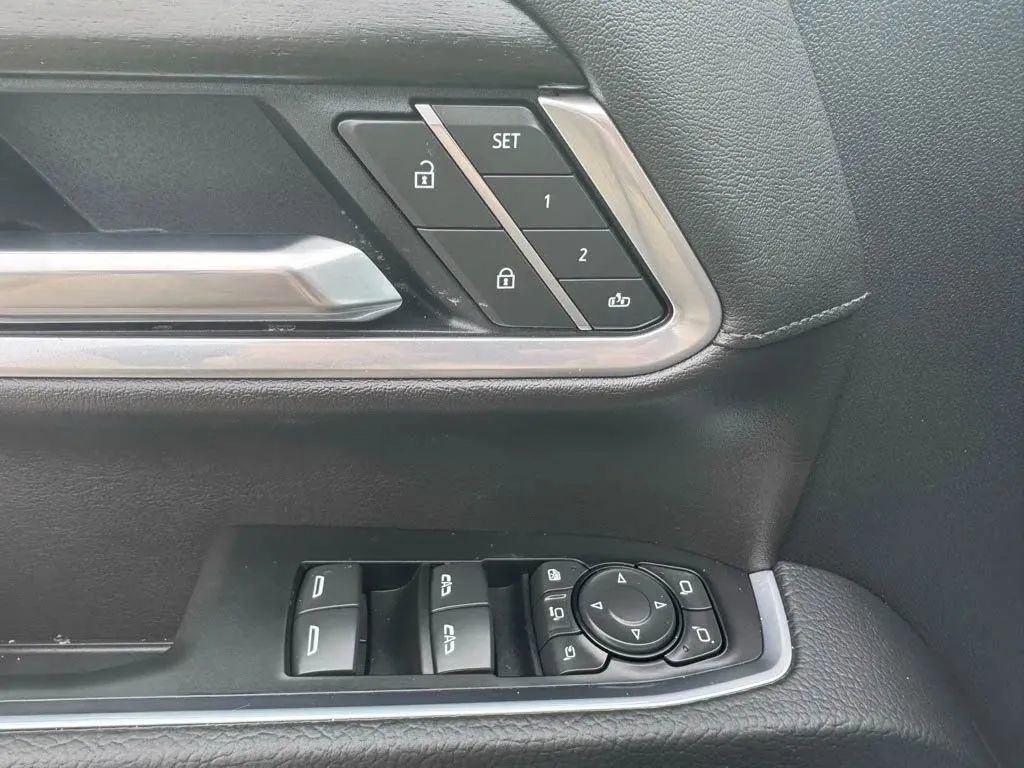New 2026 GMC Sierra 2500 Denali w/ Technology Package AWD/4WD image 12