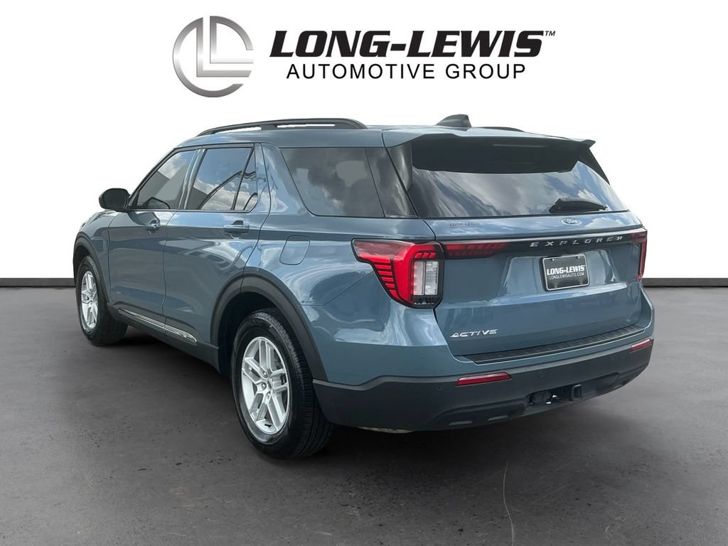 Used 2025 Ford Explorer Active RWD image 4