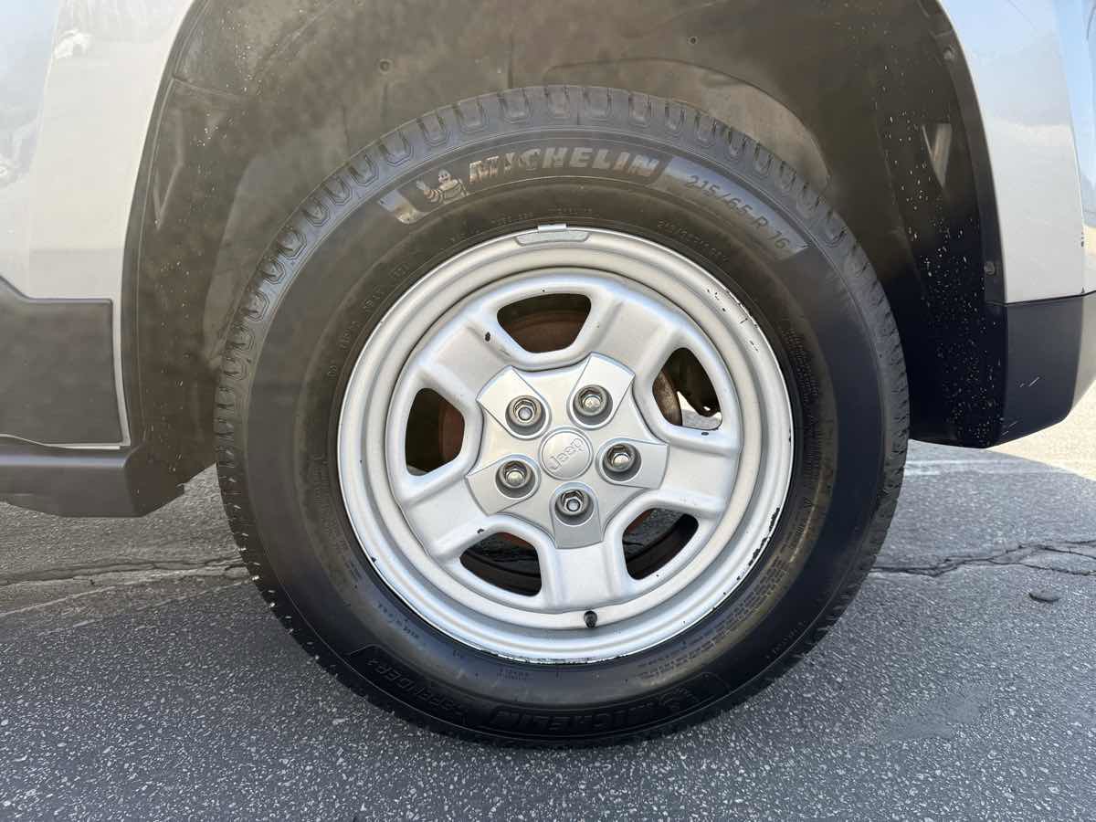 Used 2016 Jeep Patriot Sport image 12