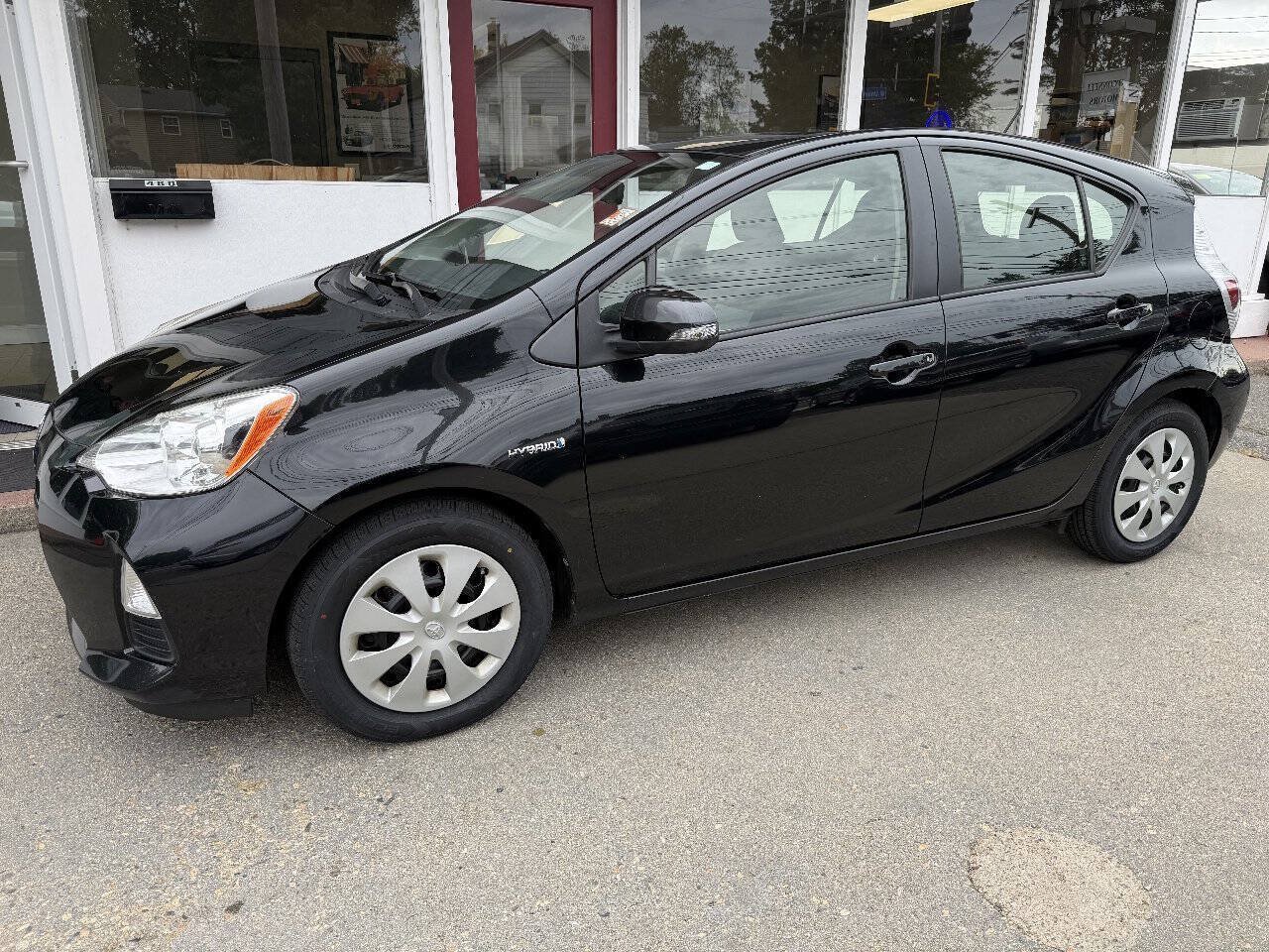 Used 2014 Toyota Prius C Two FWD image 32