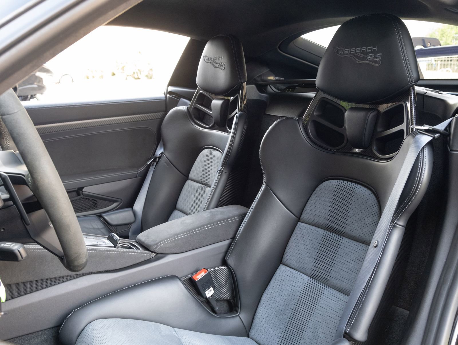 Certified 2024 Porsche 718 Cayman GT4 RS RWD image 5
