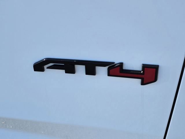 Used 2023 GMC Yukon XL AT4 w/ AT4 Premium Plus Package AWD/4WD image 7