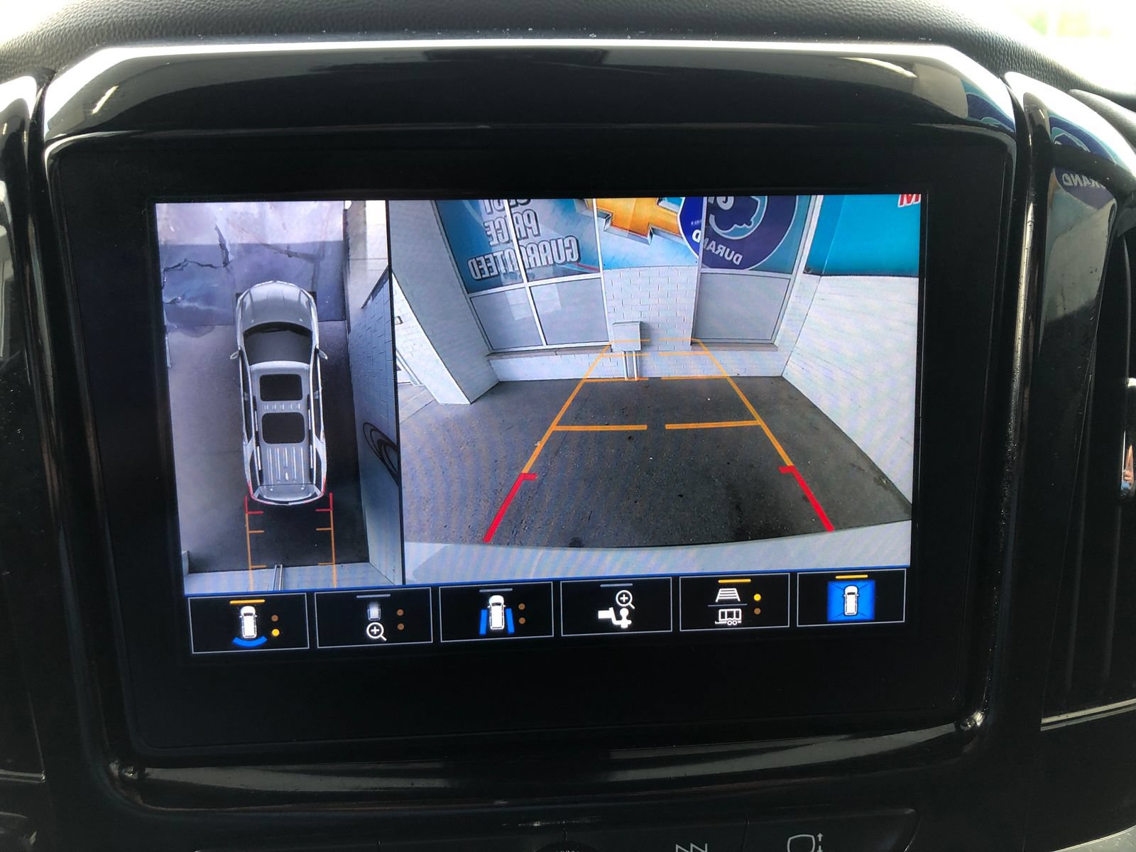 Used 2023 Chevrolet Traverse LT w/ Rear Camera Mirror Package AWD/4WD image 29