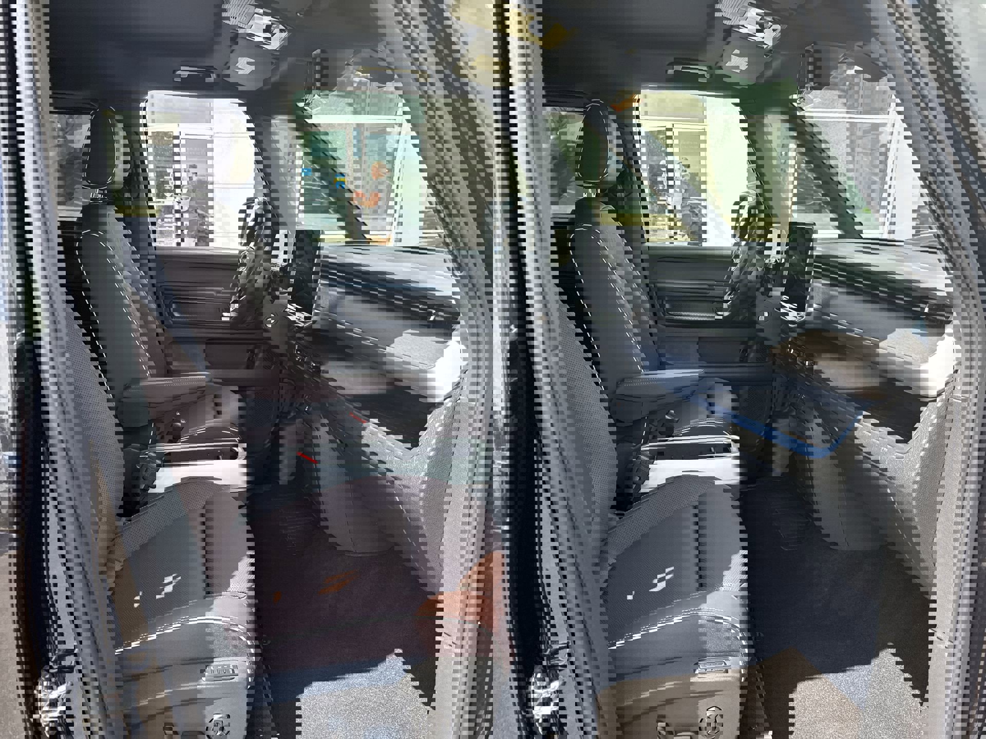 New 2025 Volkswagen ID. Buzz Pro S image 26